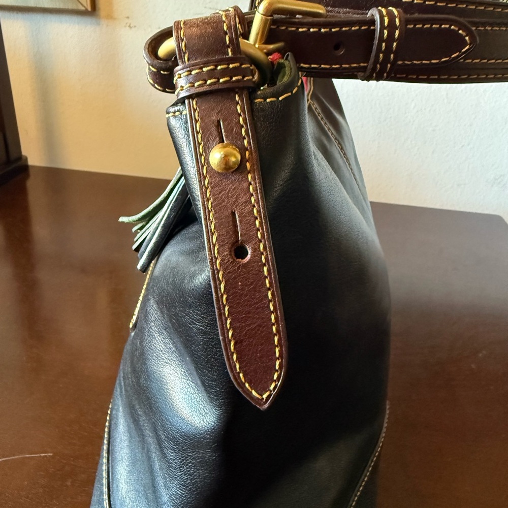 Dooney & Bourke Classic Black Shoulder Bag - Picture 7 of 15